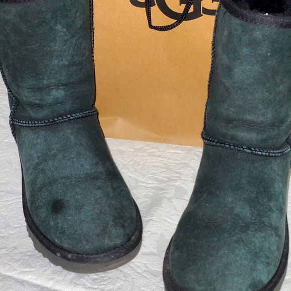 UGG Classic Short Wool lined leather Boot - Picture 3 of 4